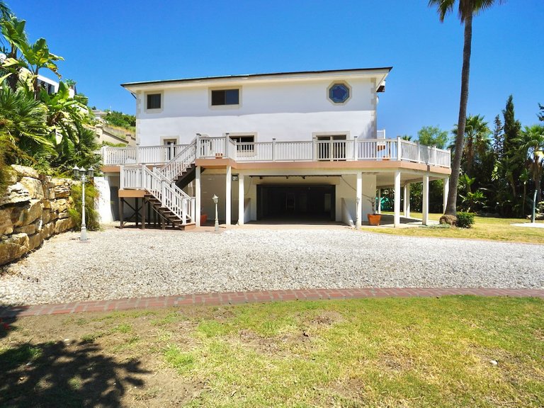 Villa for Sale in Benahavís, Malaga 56