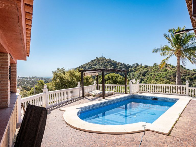 Country House for Sale in Estepona, Malaga 4