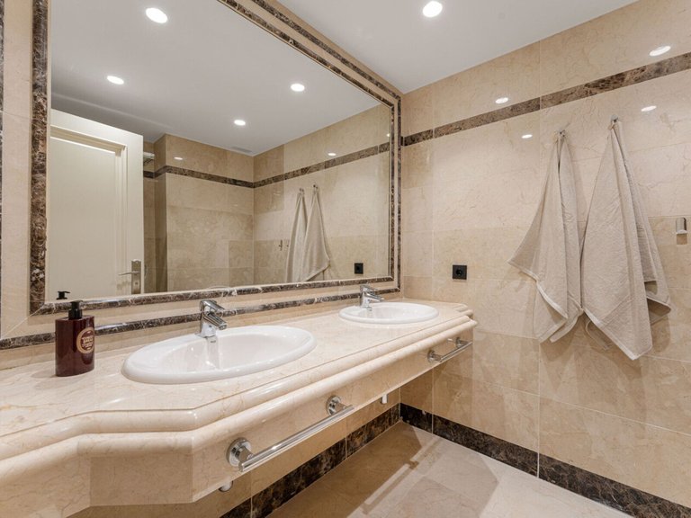 Apartment for Sale in Costa del Sol Sierra Blanca, Malaga 4
