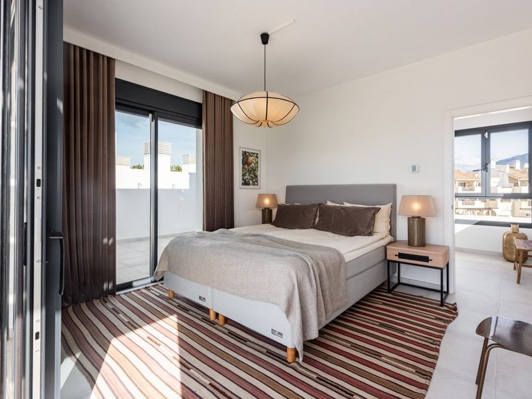 Apartment for Sale in El Paraiso, Malaga 15