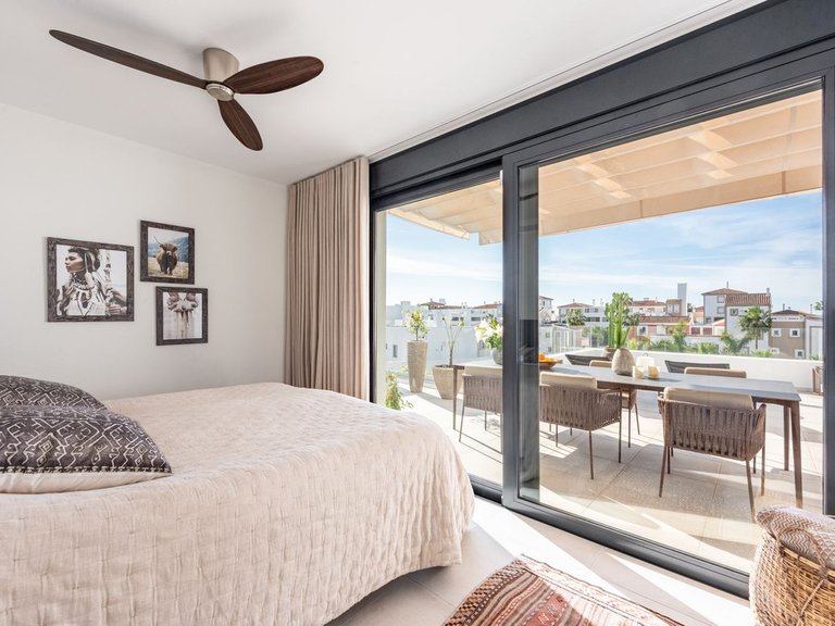 Apartment for Sale in El Paraiso, Malaga 18
