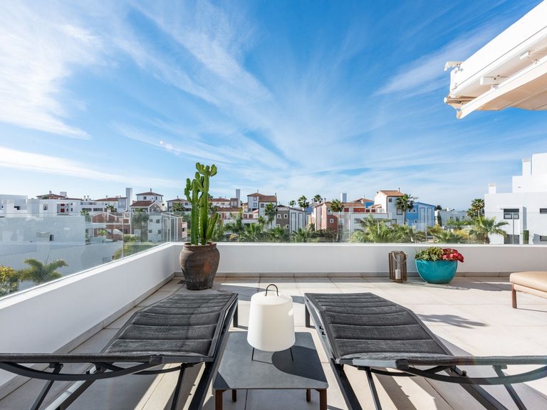 Apartment for Sale in El Paraiso, Malaga 26