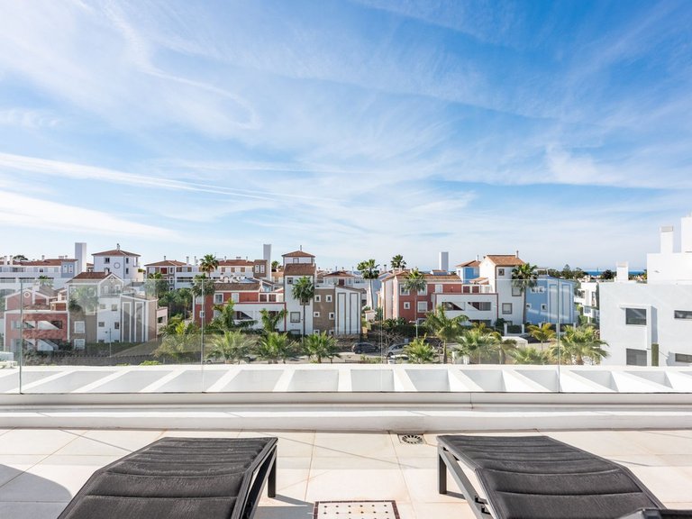 Apartment for Sale in El Paraiso, Malaga 31