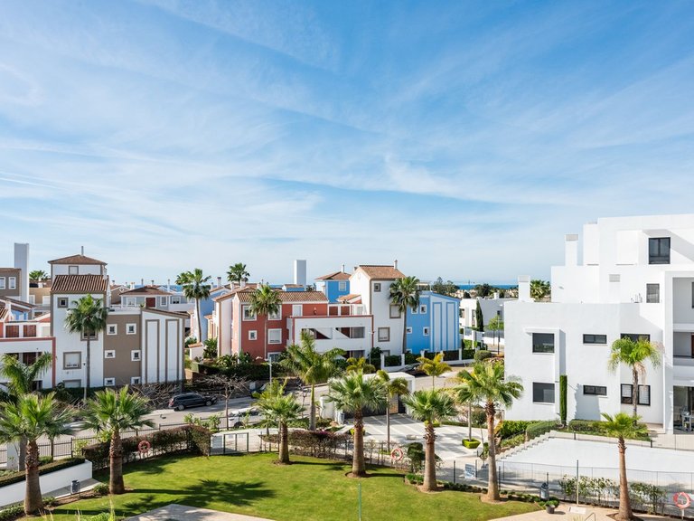 Apartment for Sale in El Paraiso, Malaga 33