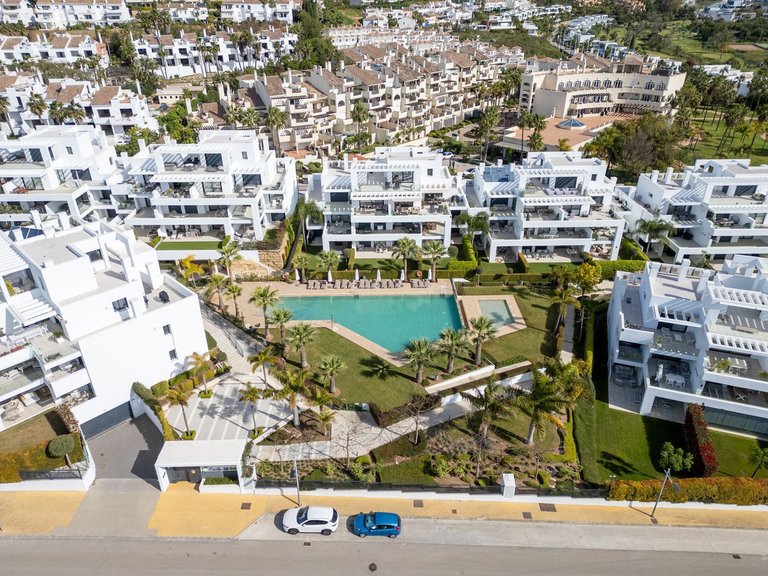 Apartment for Sale in El Paraiso, Malaga 35