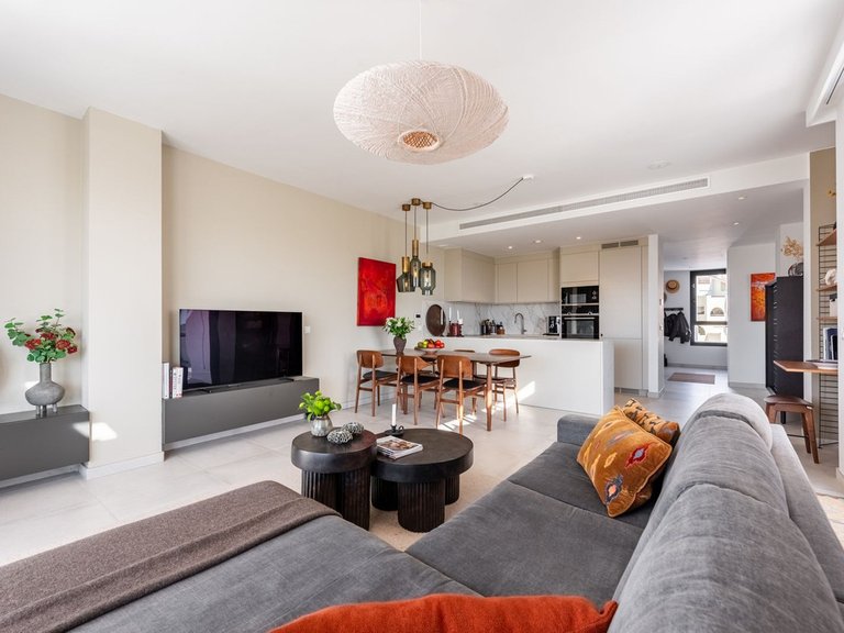 Apartment for Sale in El Paraiso, Malaga 7