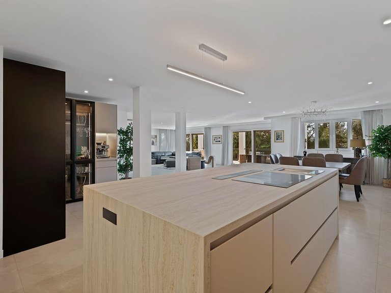 Villa for Sale in Benalmadena, Malaga 11