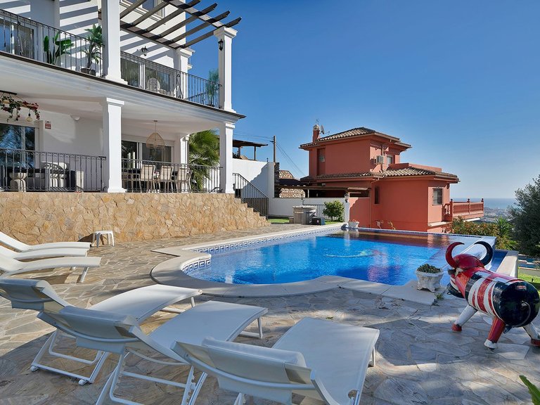 Villa for Sale in Benalmadena, Malaga 2