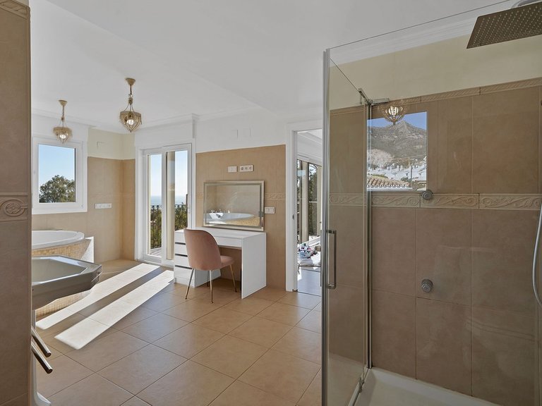 Villa for Sale in Benalmadena, Malaga 32