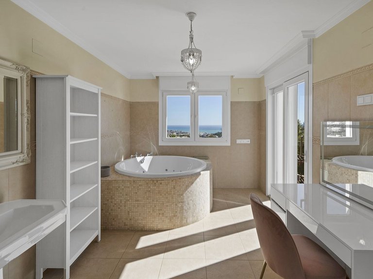 Villa for Sale in Benalmadena, Malaga 39