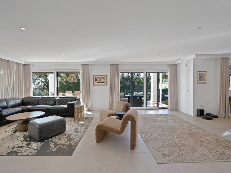 Villa for Sale in Benalmadena, Malaga 4