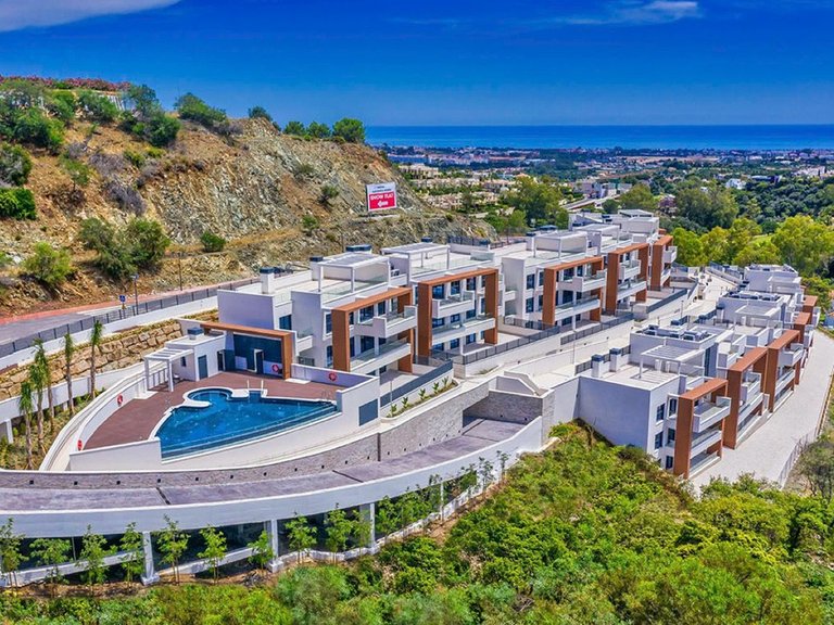 Apartment for Sale in La Quinta, Malaga 1