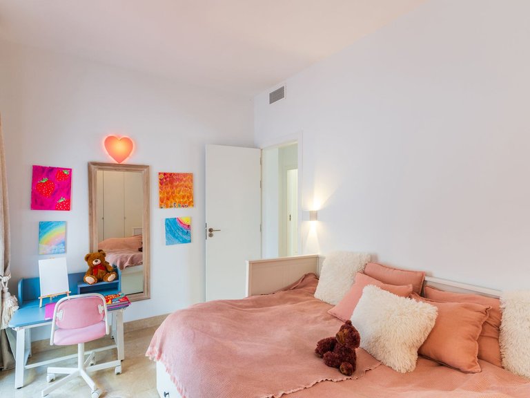 Apartment for Sale in Benahavís, Malaga 12