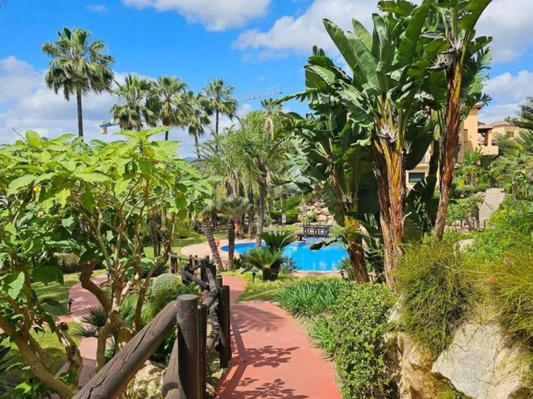 Apartment for Sale in New Golden Mile, Malaga 18