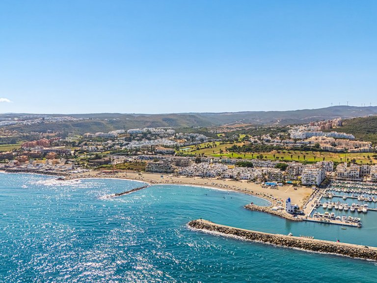 Apartment for Sale in La Duquesa, Malaga 11