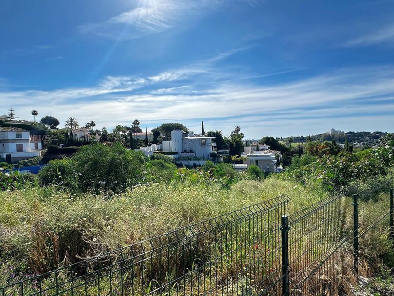 Plot for Sale in El Paraiso, Malaga 3