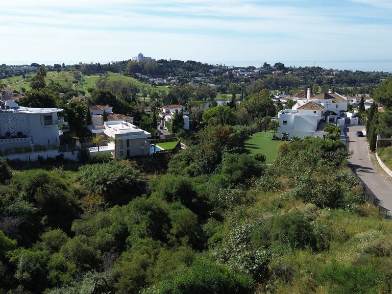 Plot for Sale in El Paraiso, Malaga 6