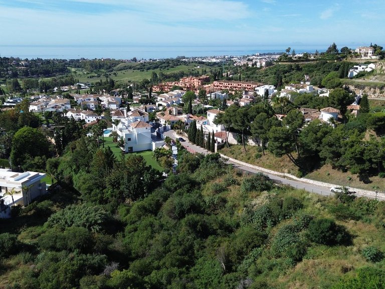 Plot for Sale in El Paraiso, Malaga 9