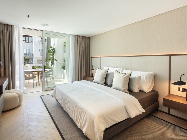 Apartment for Sale in The Golden Mile, Malaga 16