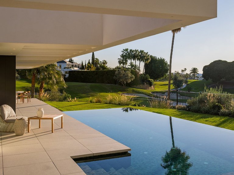 Villa for Sale in Marbella, Malaga 8