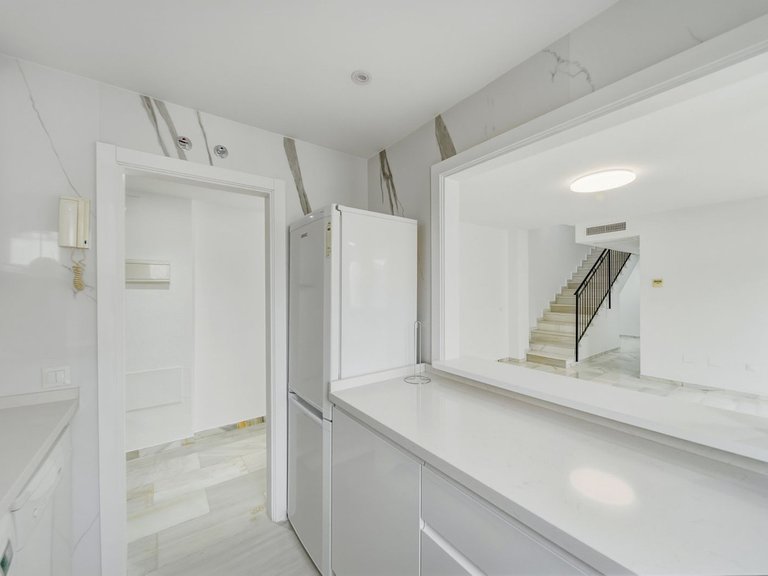 Apartment for Sale in Costa del Sol, Benalmadena Costa, Malaga 10