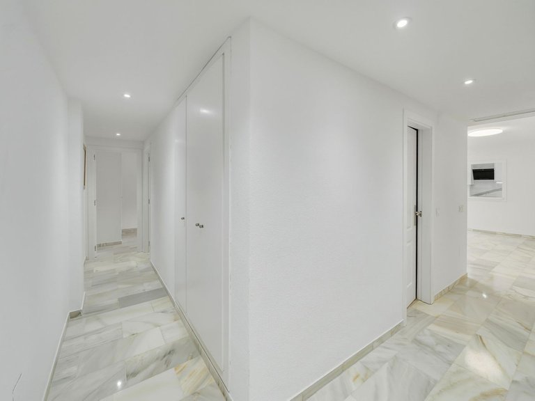 Apartment for Sale in Costa del Sol, Benalmadena Costa, Malaga 12