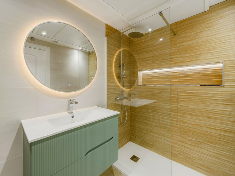 Apartment for Sale in Costa del Sol, Benalmadena Costa, Malaga 14