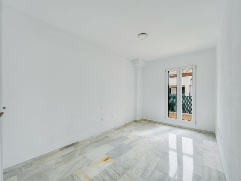 Apartment for Sale in Costa del Sol, Benalmadena Costa, Malaga 21
