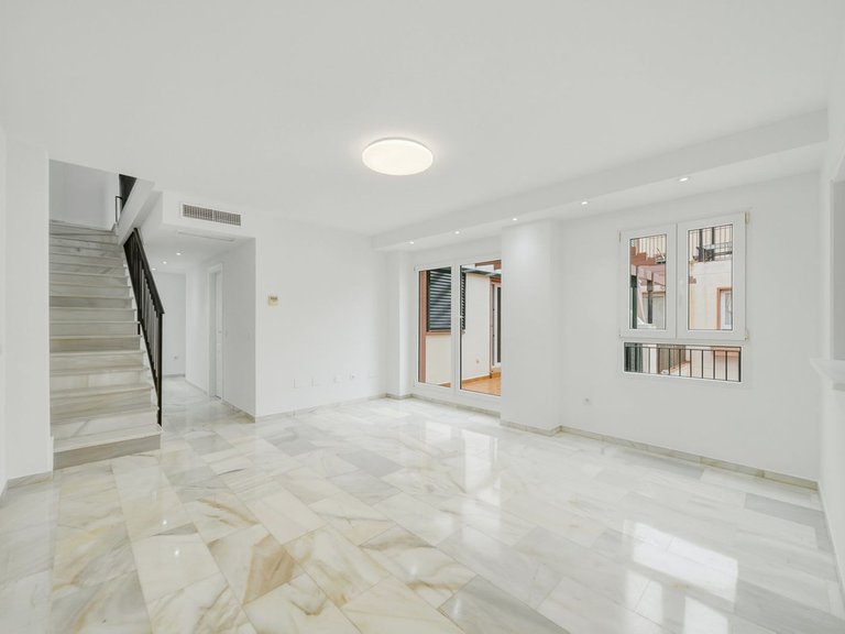 Apartment for Sale in Costa del Sol, Benalmadena Costa, Malaga 7