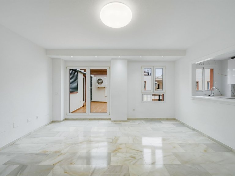 Apartment for Sale in Benalmadena Costa, Malaga 8