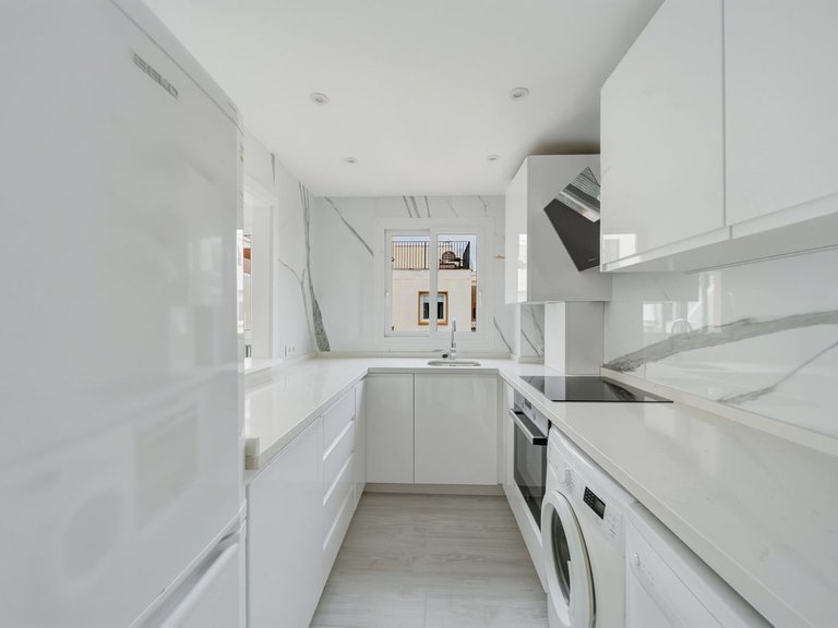Apartment for Sale in Benalmadena Costa, Malaga 9