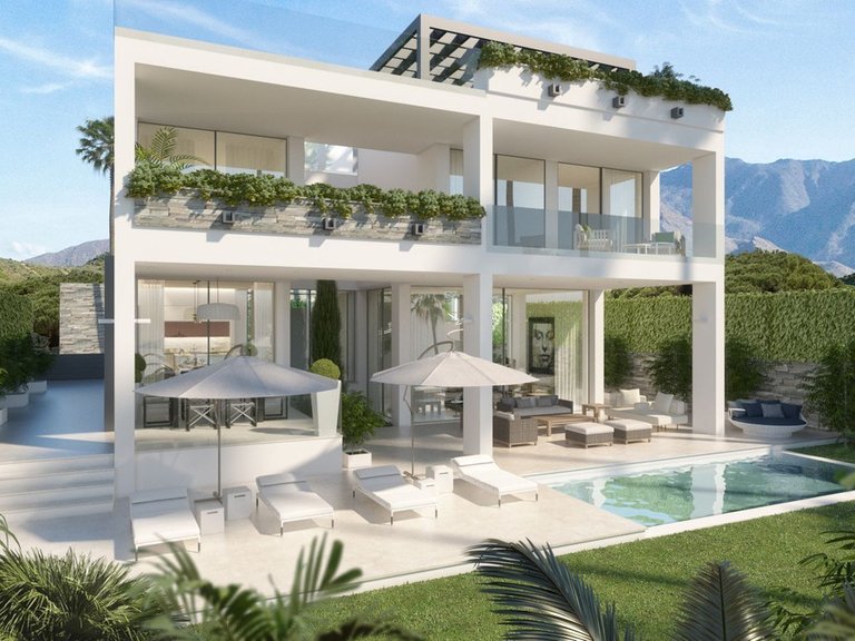 Villa for Sale in Estepona, Malaga 1