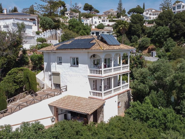 Villa for Sale in La Cala De Mijas, Malaga 1
