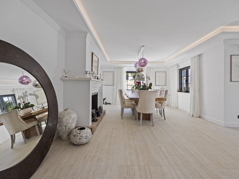 Villa for Sale in Guadalmina Alta, Malaga 25