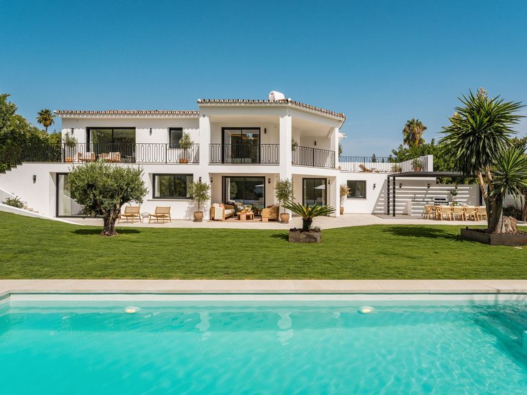 Villa for Sale in Marbella, Malaga 1