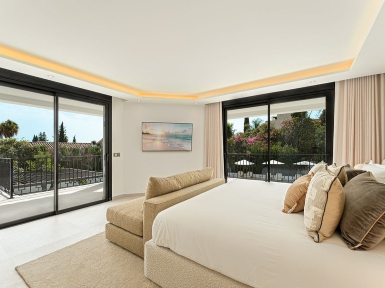 Villa for Sale in Marbella, Malaga 18