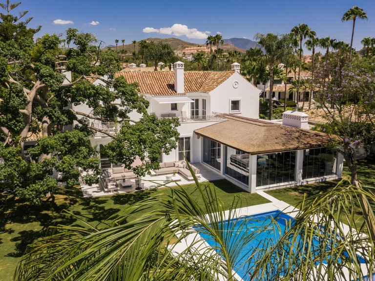 Villa for Sale in Nueva Andalucía, Malaga 24