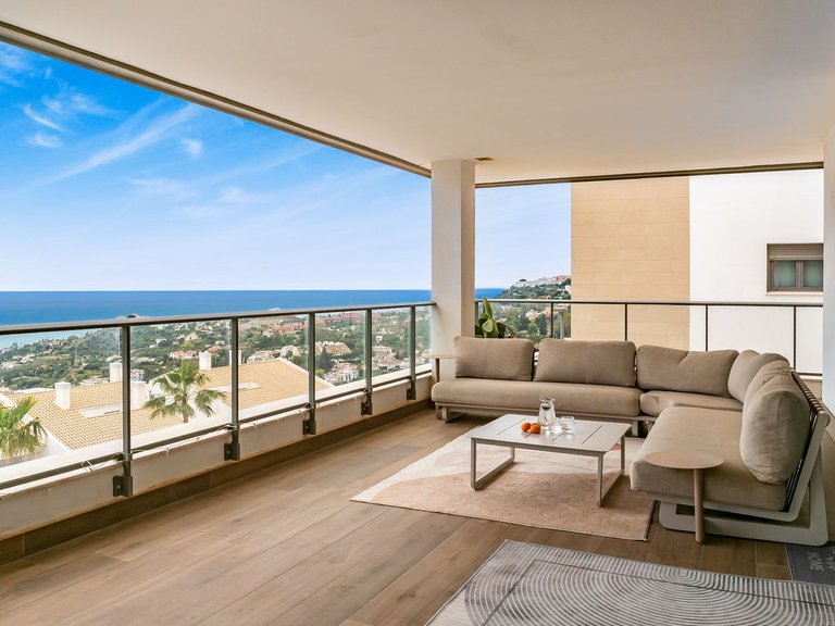 Apartment for Sale in Benalmadena Costa, Malaga 2