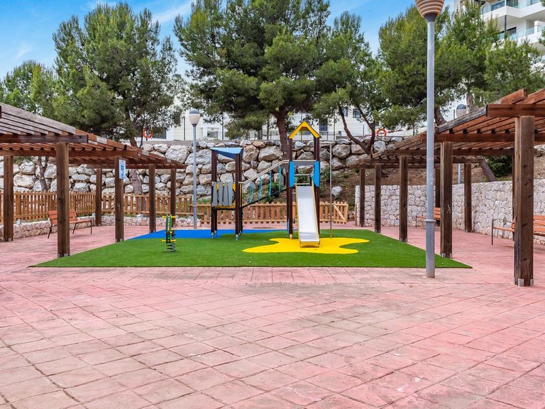 Apartment for Sale in Benalmadena Costa, Malaga 38