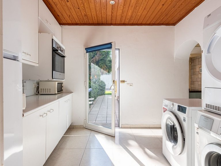 Villa for Sale in San Pedro De Alcántara, Malaga 11