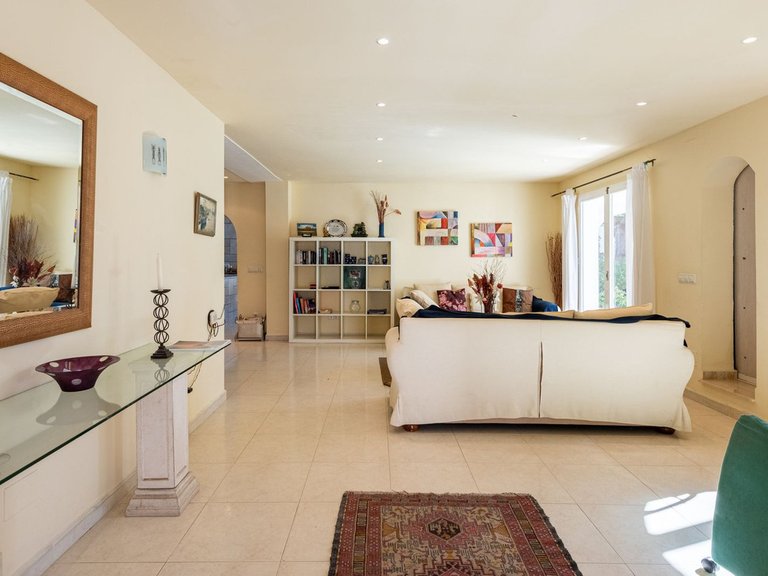 Villa for Sale in San Pedro De Alcántara, Malaga 4