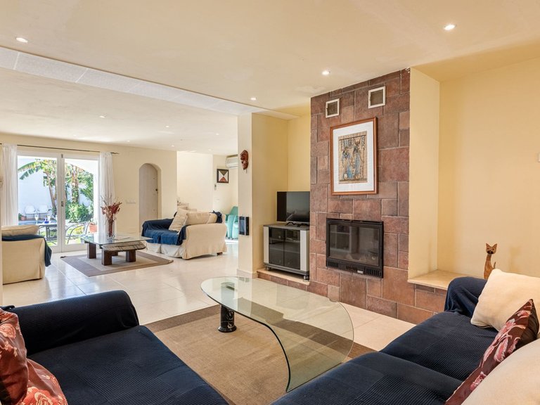 Villa for Sale in San Pedro De Alcántara, Malaga 5
