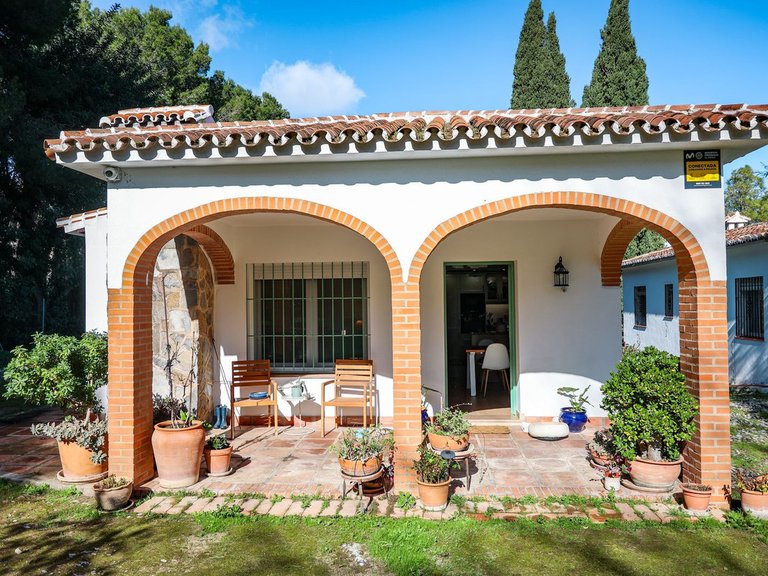 Villa for Sale in Alhaurín El Grande, Malaga 1