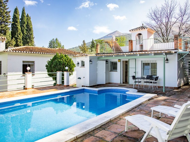 Villa for Sale in Alhaurín El Grande, Malaga 46