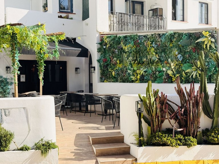 Commercial for Sale in Cabopino, Malaga 6