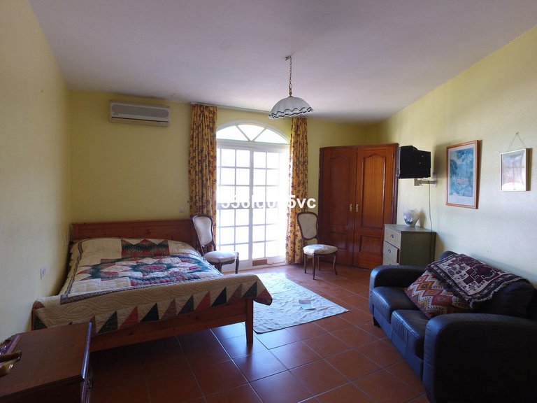 Apartment for Sale in Benahavís, Malaga 9