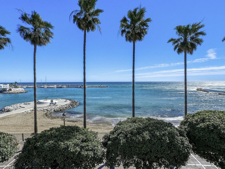Penthouse for Sale in Marbella, Malaga 1