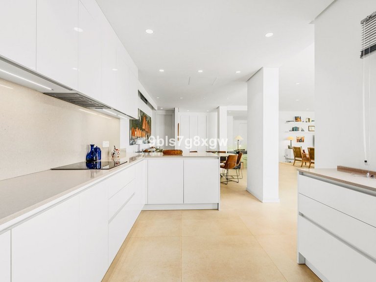 Apartment for Sale in Benahavís, Malaga 14