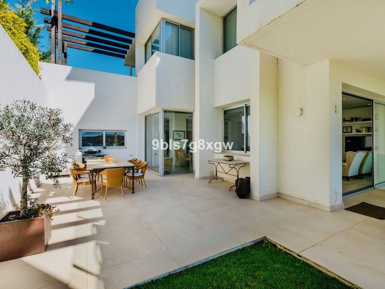 Apartment for Sale in Benahavís, Malaga 17