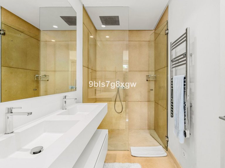 Apartment for Sale in Benahavís, Malaga 30